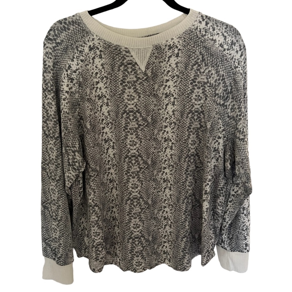 Secret Treasures sleepwear top